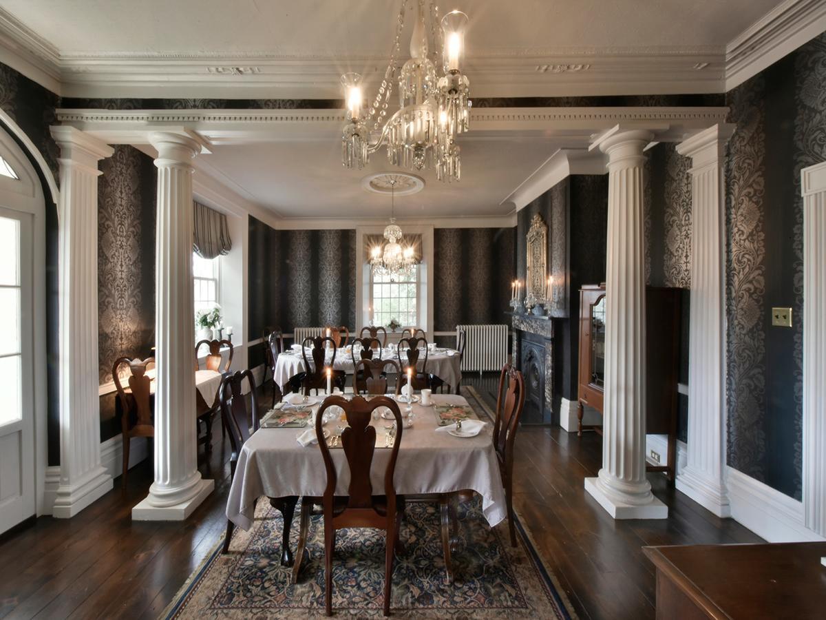 Brockamour Manor Bed And Breakfast Niagara-on-the-Lake Bagian luar foto