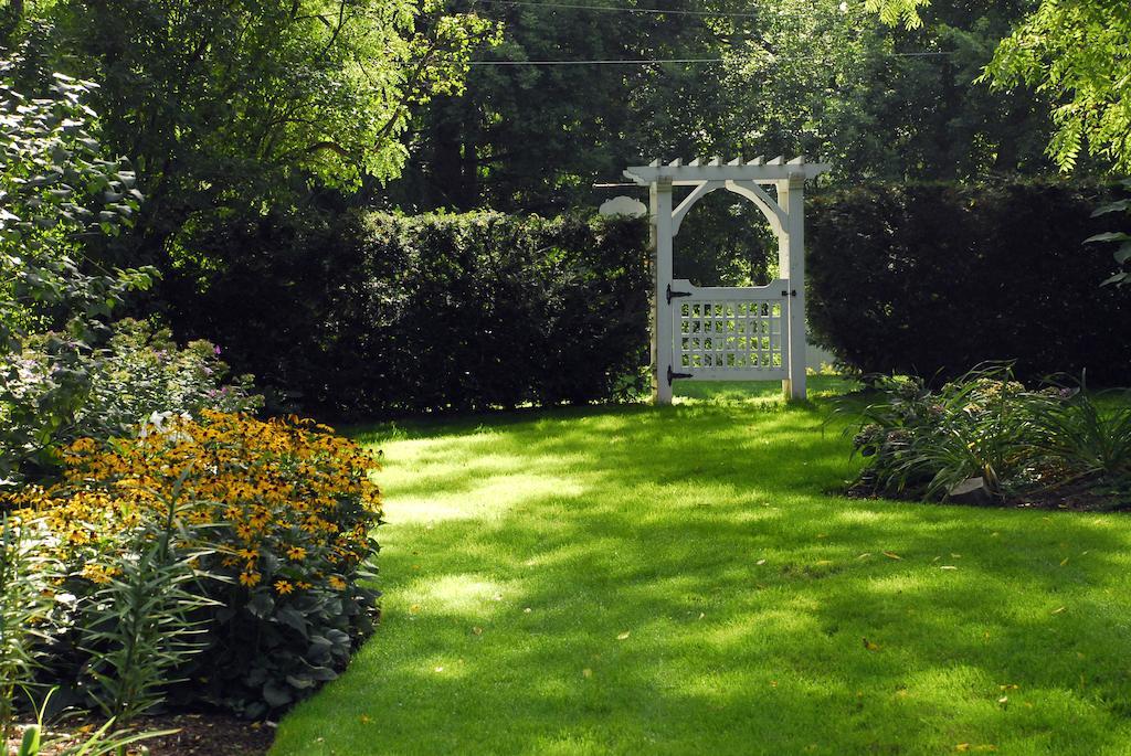 Brockamour Manor Bed And Breakfast Niagara-on-the-Lake Bagian luar foto