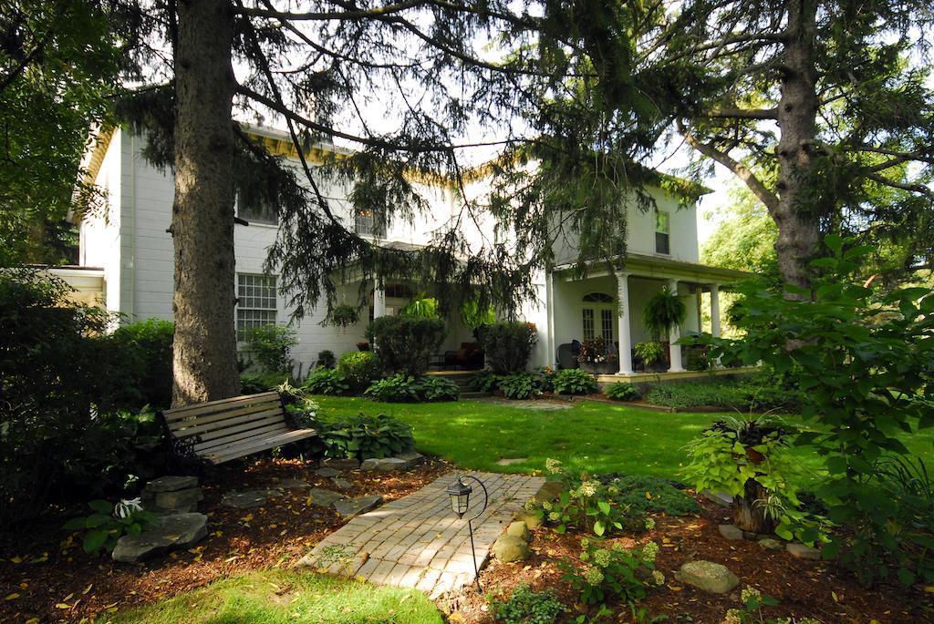 Brockamour Manor Bed And Breakfast Niagara-on-the-Lake Bagian luar foto